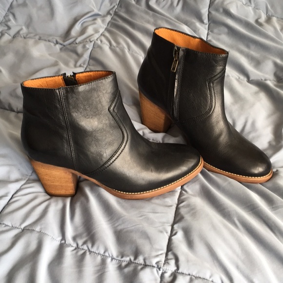 Madewell Shoes - Madewell zipcode booties black leather 8